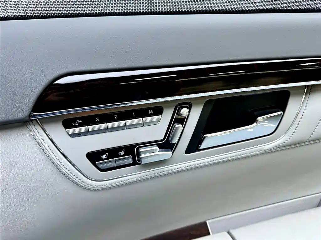 Mercedes-Benz S-Class 2011 — фото 12