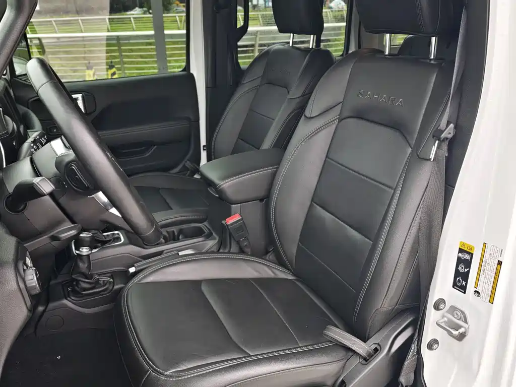 Jeep Wrangler 2021 — фото 12