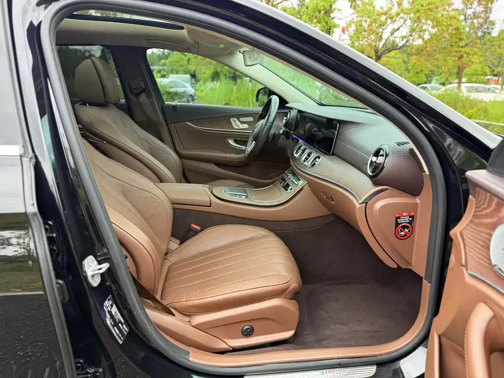 Mercedes-Benz E-Class 2020 — фото 11