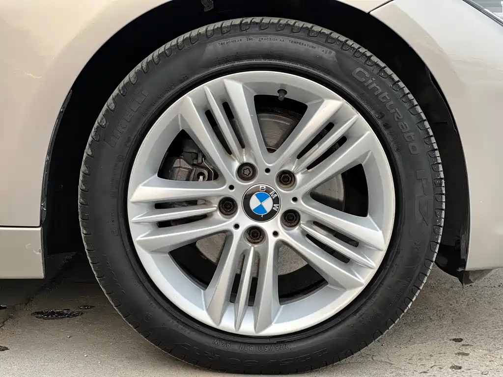 BMW 3 Series 2017 — фото 22
