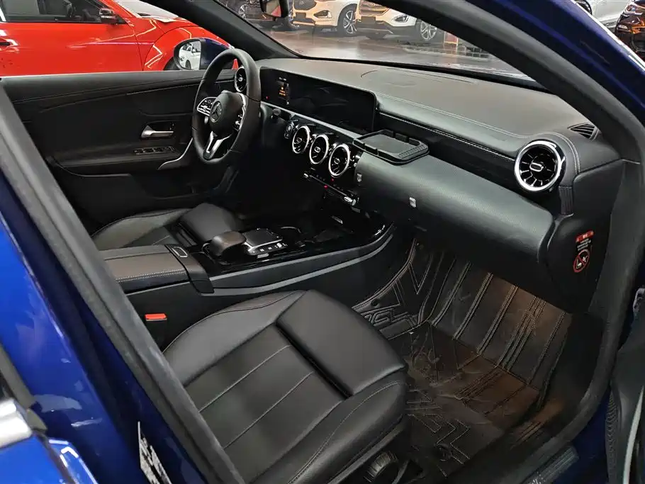 Mercedes-Benz A-Class 2021 — фото 8