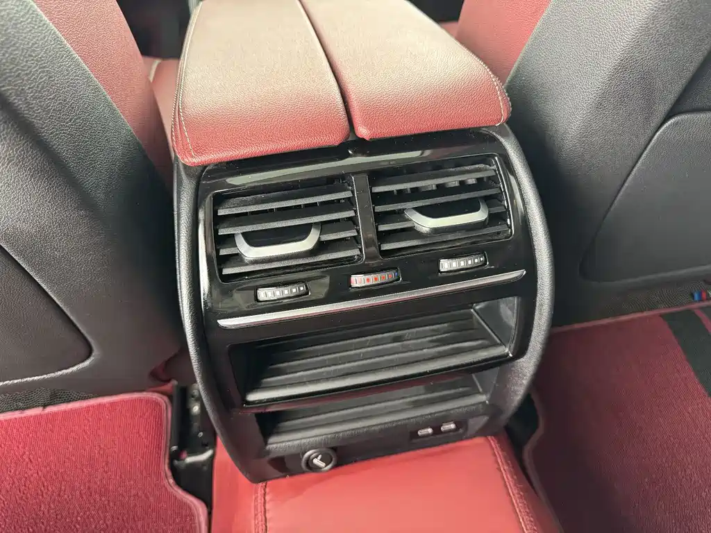 BMW 5 Series New Energy 2021 — фото 9