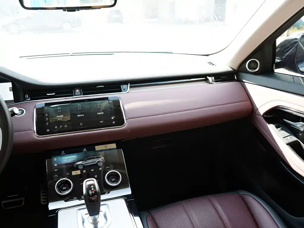 Land Rover Range Rover Evoque 2024 — фото 18