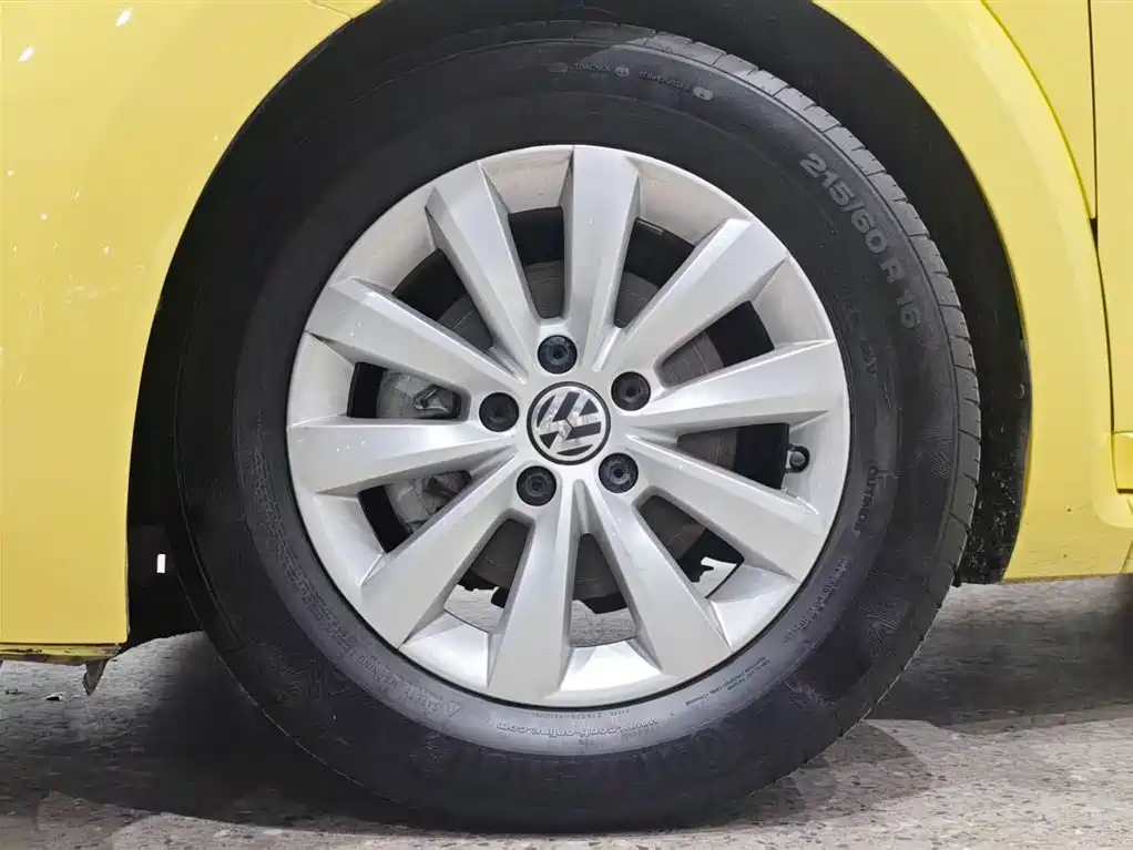 Volkswagen Beetle 2013