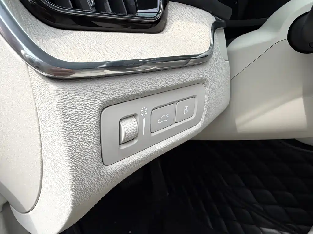 Volvo XC60 PHEV 2022 — фото 24