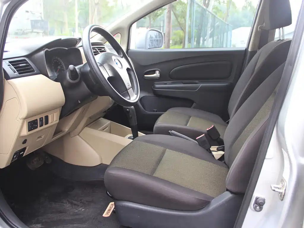 Venucia R50 2014