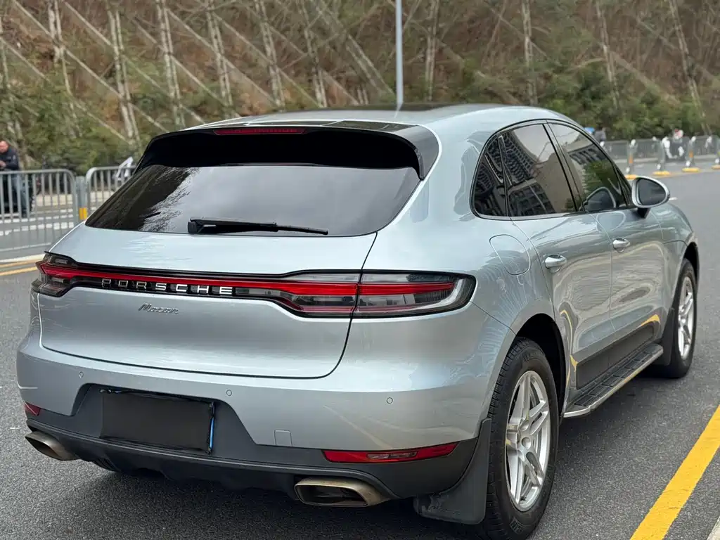 Porsche Macan 2020 — фото 16