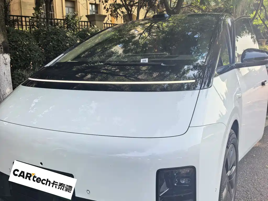 Li Auto Li MEGA 2025