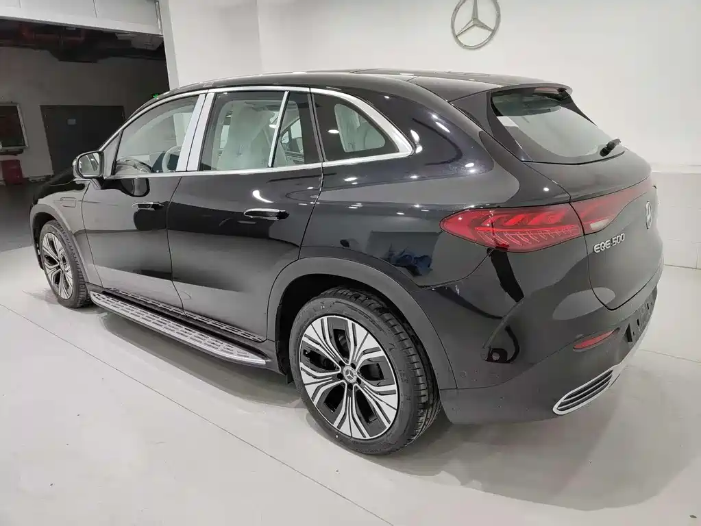 Mercedes-Benz EQE SUV 2025 — фото 3
