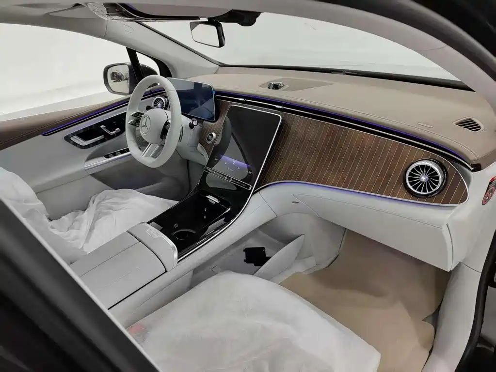 Mercedes-Benz EQE SUV 2025 — фото 15