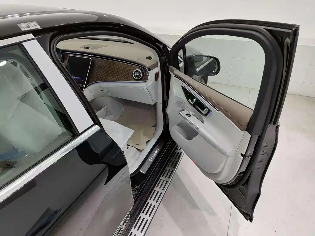 Mercedes-Benz EQE SUV 2025 — фото 20