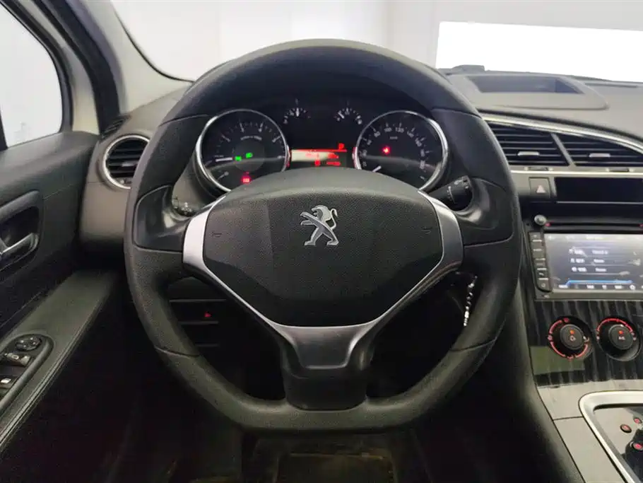 Peugeot 3008 2015 — фото 15