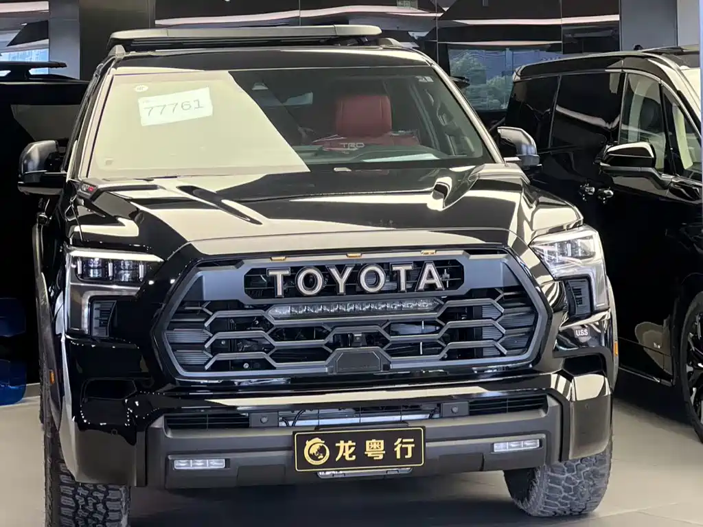 Toyota Sequoia — фото 2