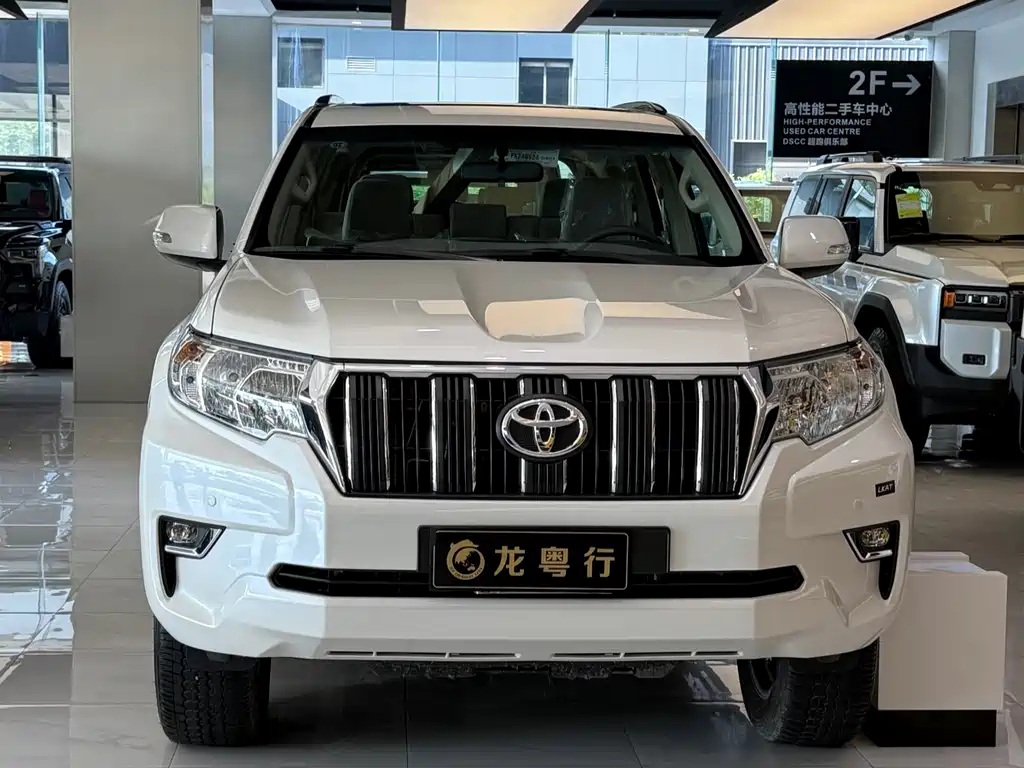 Toyota Prado — фото 3