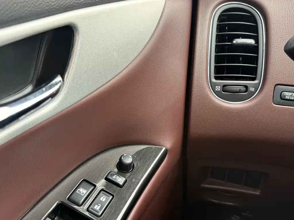 Infiniti QX50 2016 — фото 16