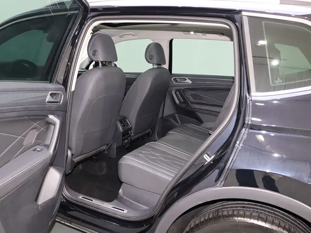 Volkswagen Tiguan L 2022 — фото 13