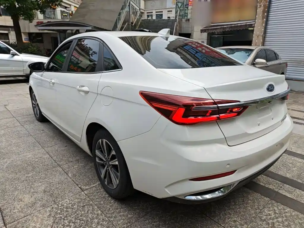 Ford Escort 2021