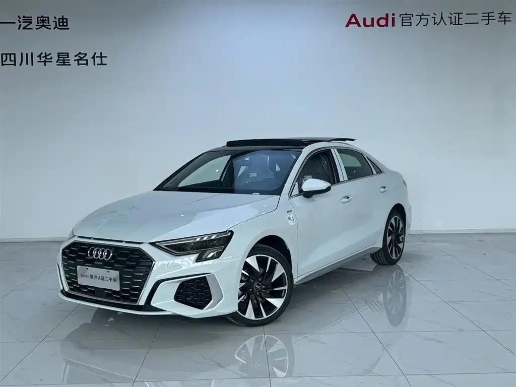 Audi A3 2024 — фото 1