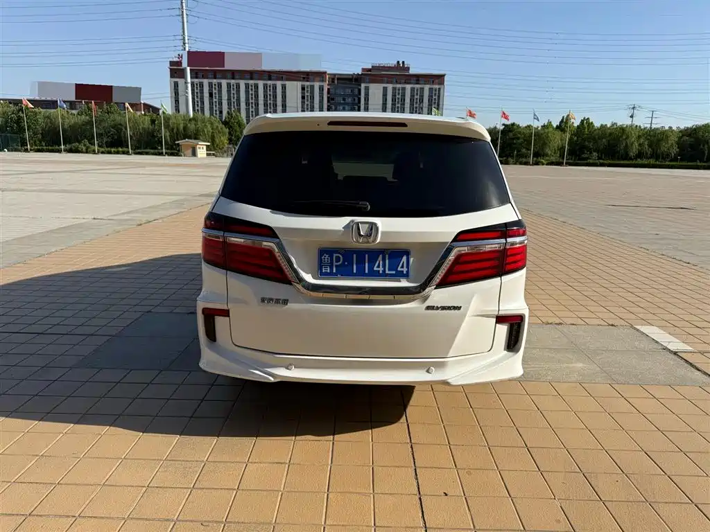 Honda Elysion 2016
