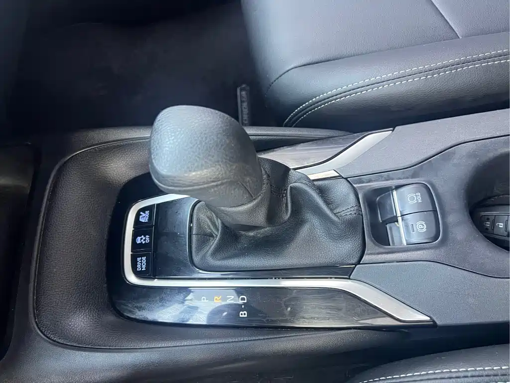 Toyota Corolla 2023 — фото 14