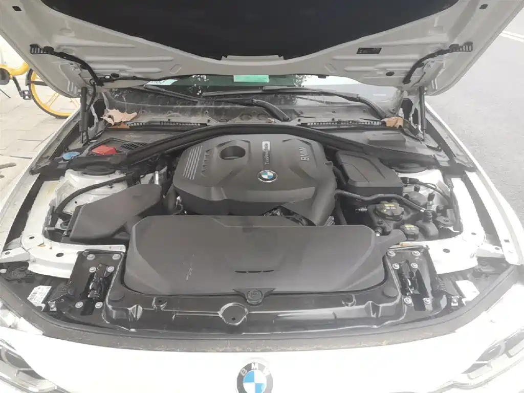 BMW 3 Series 2017 — фото 16