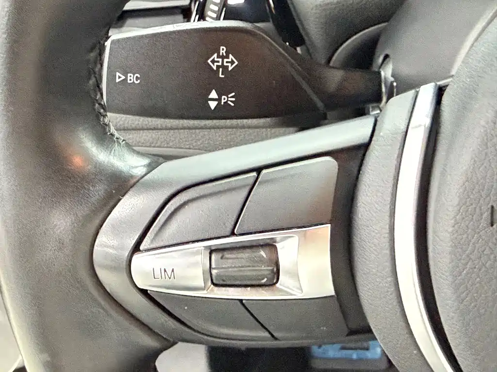 BMW 1 Series 2023 — фото 12