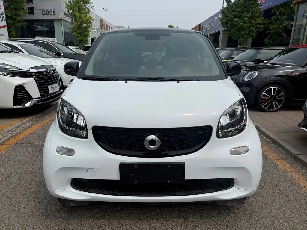 smart Fortwo 2018 — фото 2