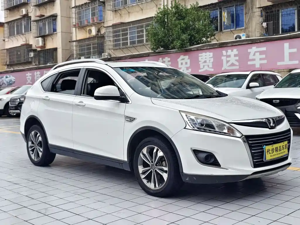 Luxgen U6 2014