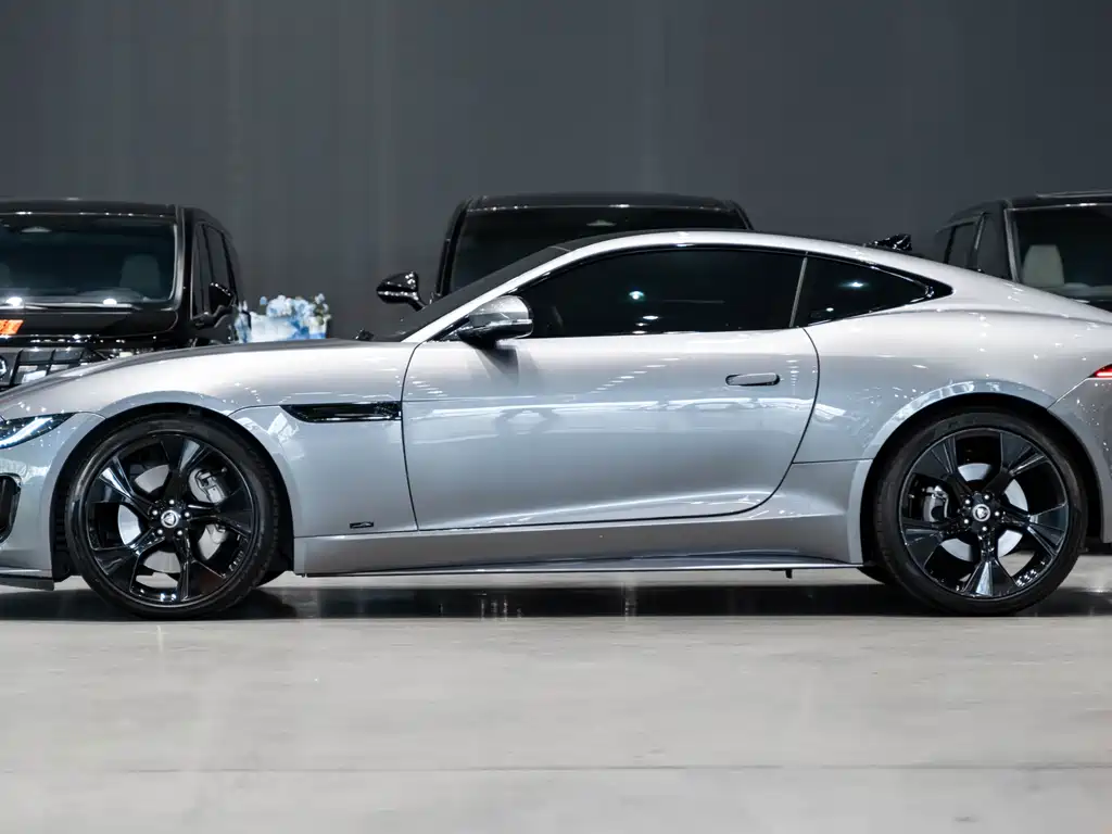 Jaguar F-TYPE 2024 — фото 4