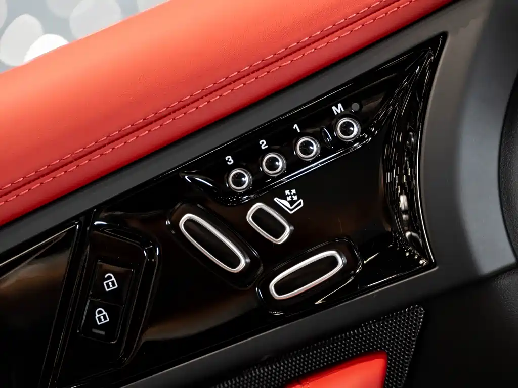 Jaguar F-TYPE 2024 — фото 17