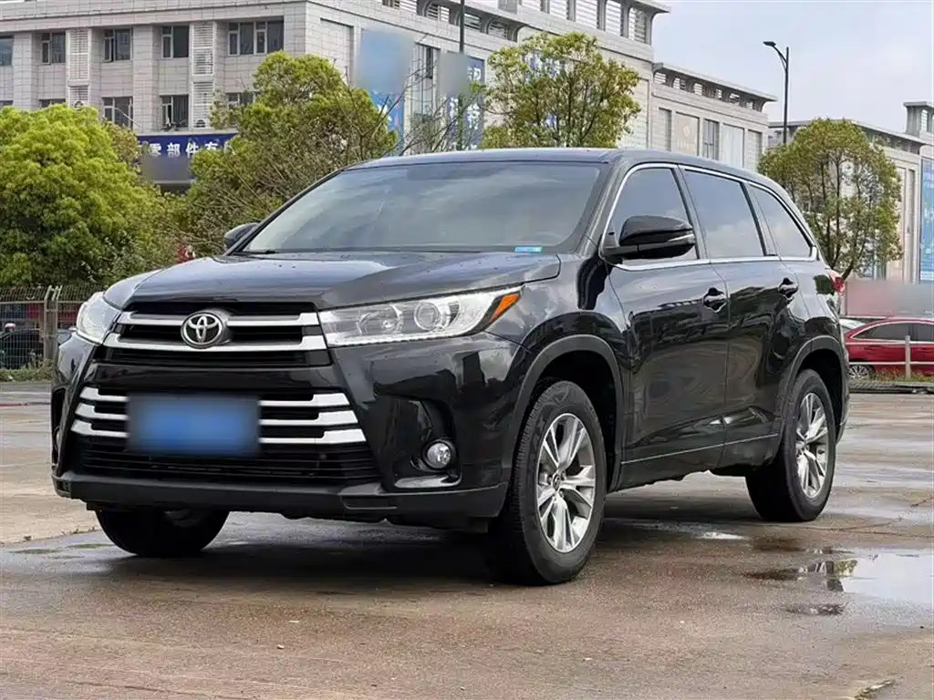 Toyota Highlander 2020 — фото 1