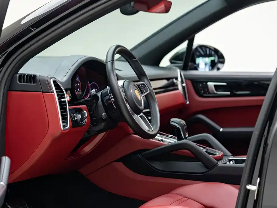 Porsche Cayenne 2018 — фото 10
