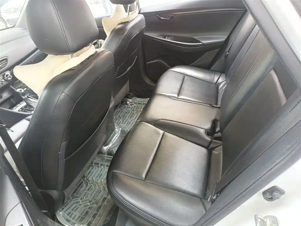 Hyundai Elantra 2019 — фото 19