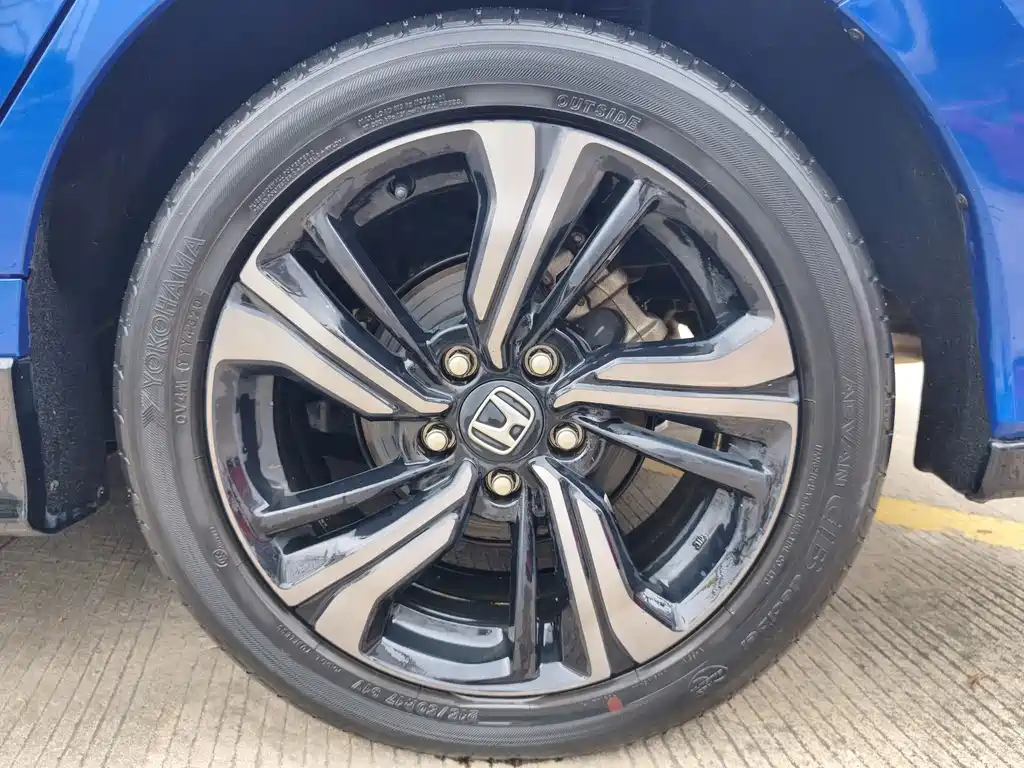 Honda Civic 2021 — фото 19