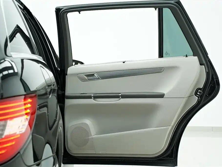 Mercedes-Benz R-Class 2015 — фото 30