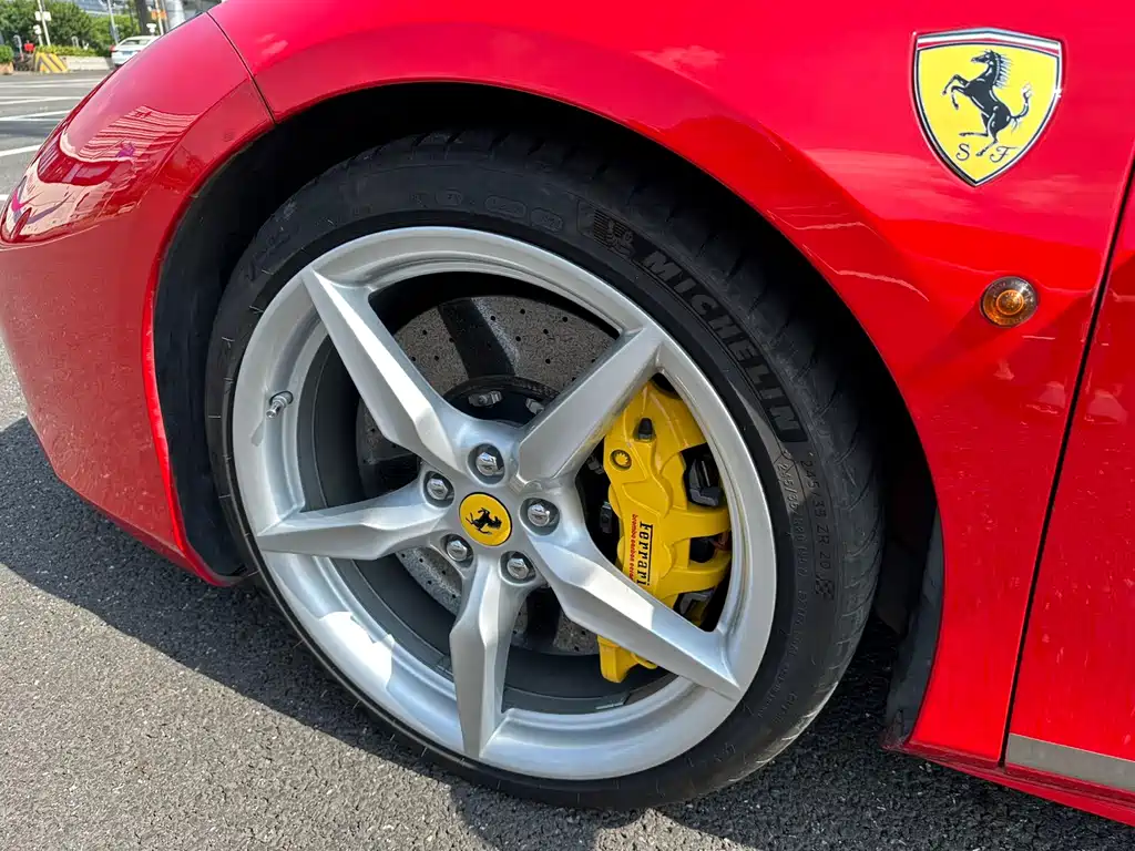 Ferrari 488 2017 — фото 9