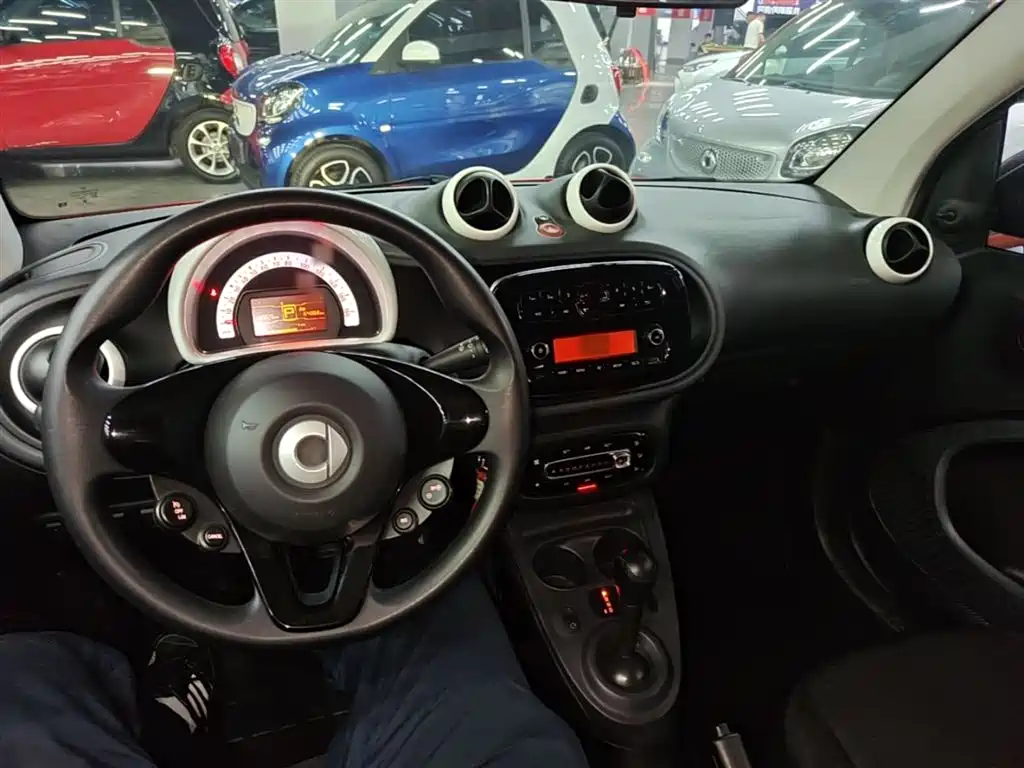 smart Fortwo 2017 — фото 10