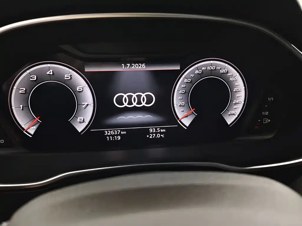 Audi Q3 2023 — фото 18