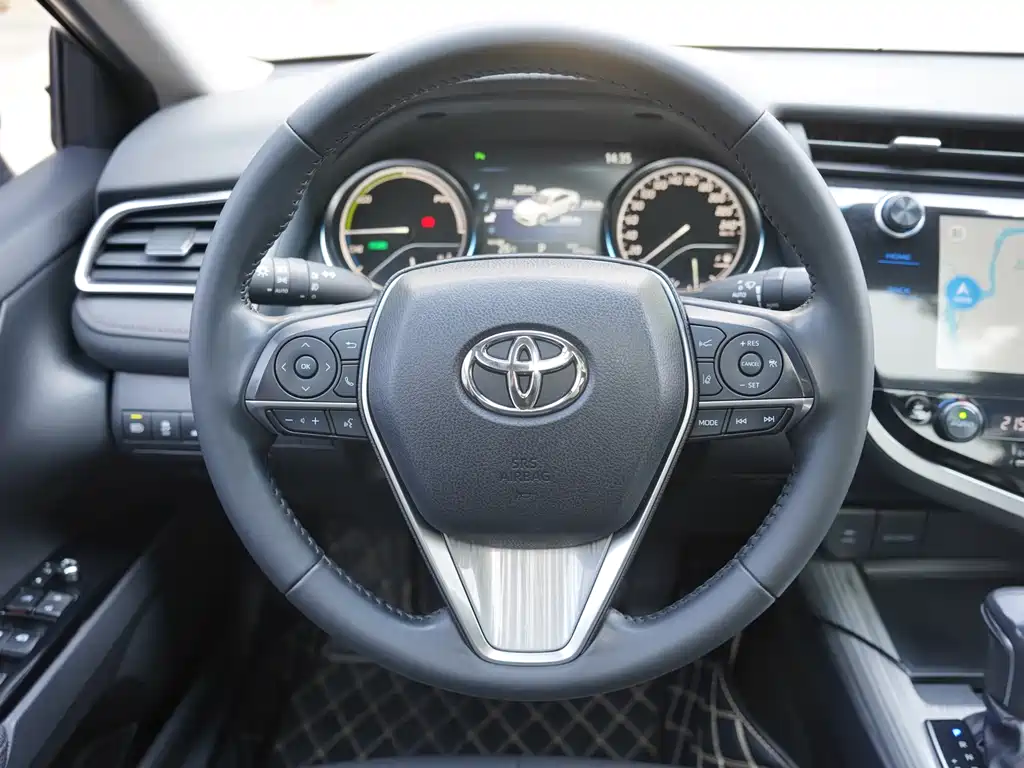Toyota Camry 2020 — фото 15