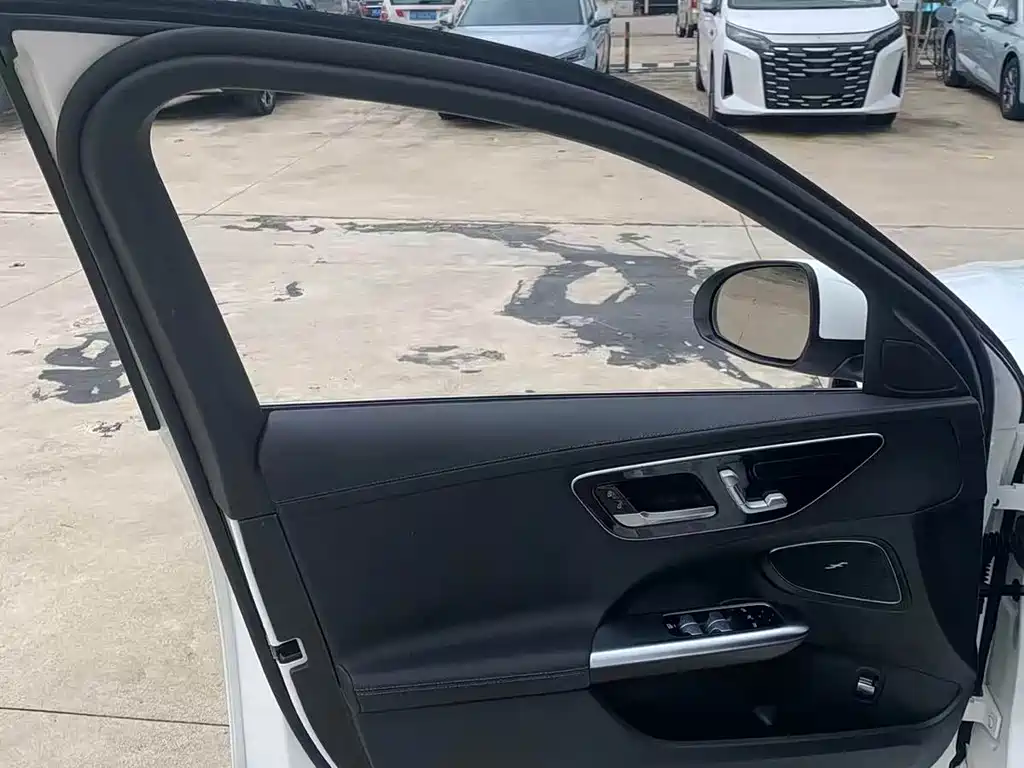 Mercedes-Benz C-Class 2022