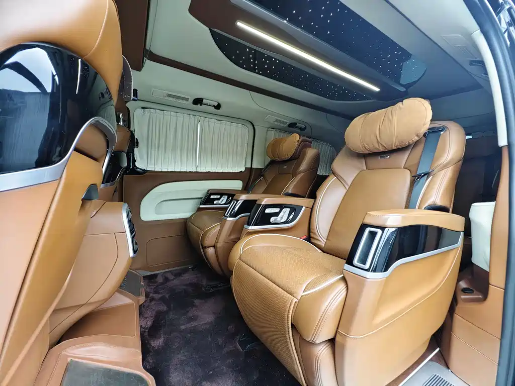 Mercedes-Benz Vito 2023 — фото 16