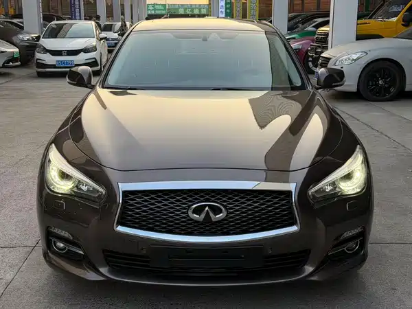 Infiniti Q50 2014