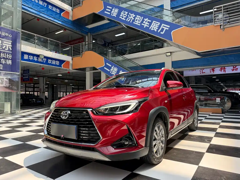 Toyota Yaris L 2023