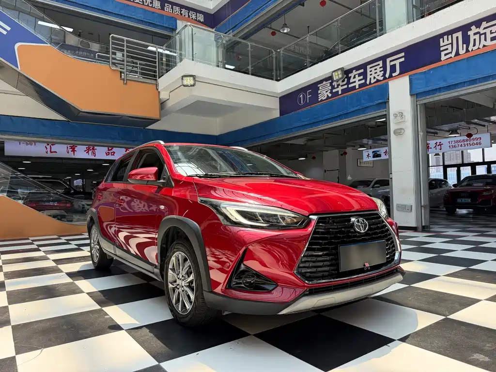 Toyota Yaris L 2023 — фото 16