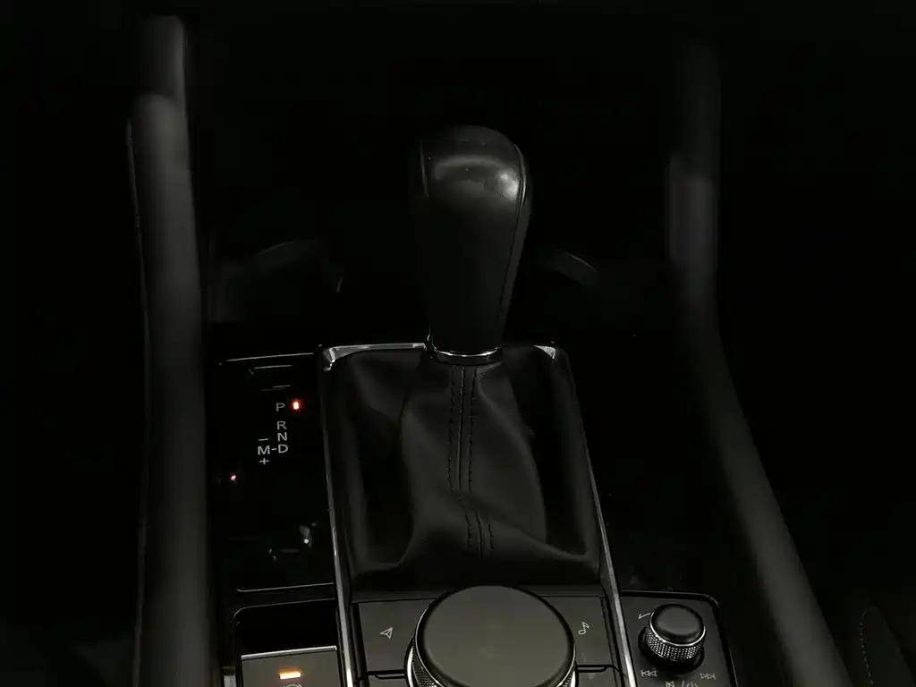 Mazda 3 Axela 2021 — фото 13