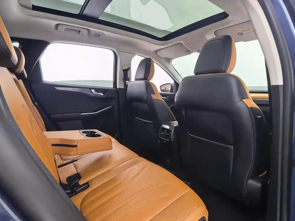 Ford Escape 2020 — фото 17