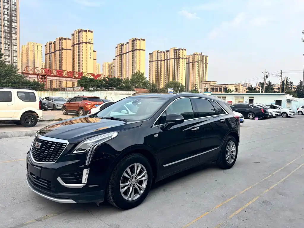 Cadillac XT5 2021 — фото 1
