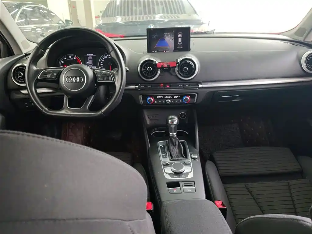 Audi A3 2018 — фото 10