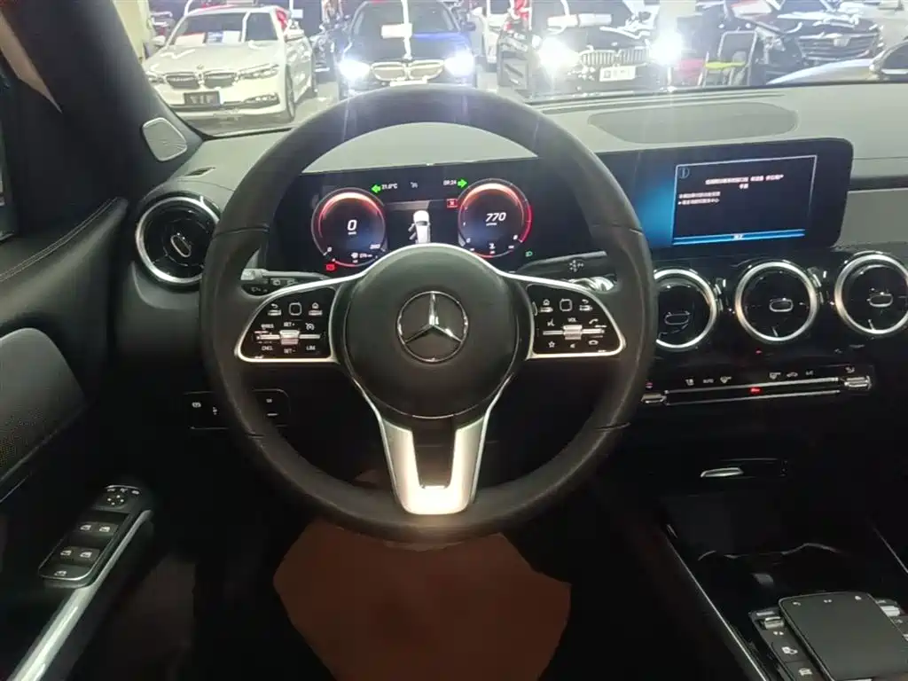 Mercedes-Benz GLB 2022 — фото 11