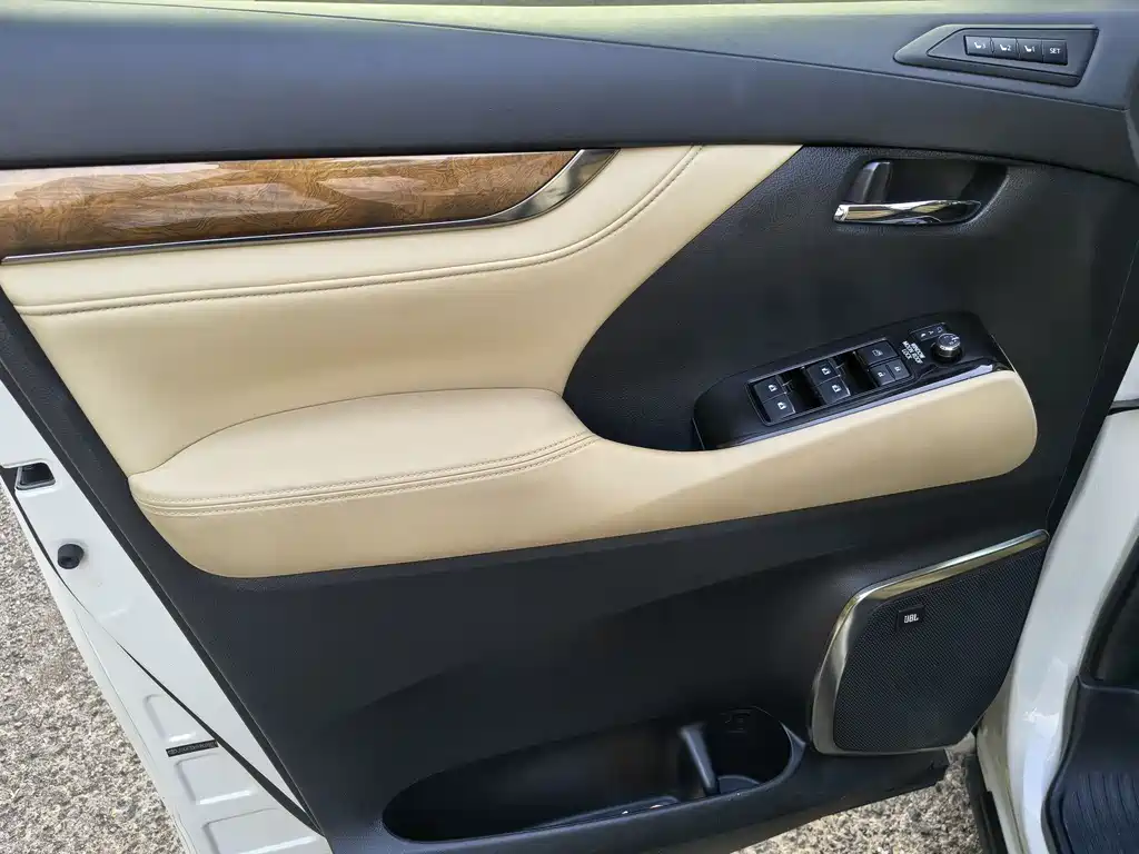 Toyota Alphard 2018 — фото 5